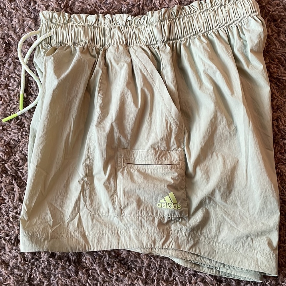 Adidas multi sport shorts green size small - Picture 3 of 6